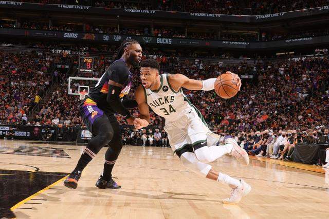  字母哥狂砍50分雄鹿大胜篮网彰显统治力